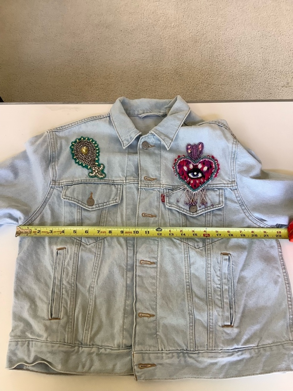 OOAK Custom Levi’s Beaded Sacred Heart & Frida Trucker Jacket Hand-EmbroideredXL - Picture 11 of 15
